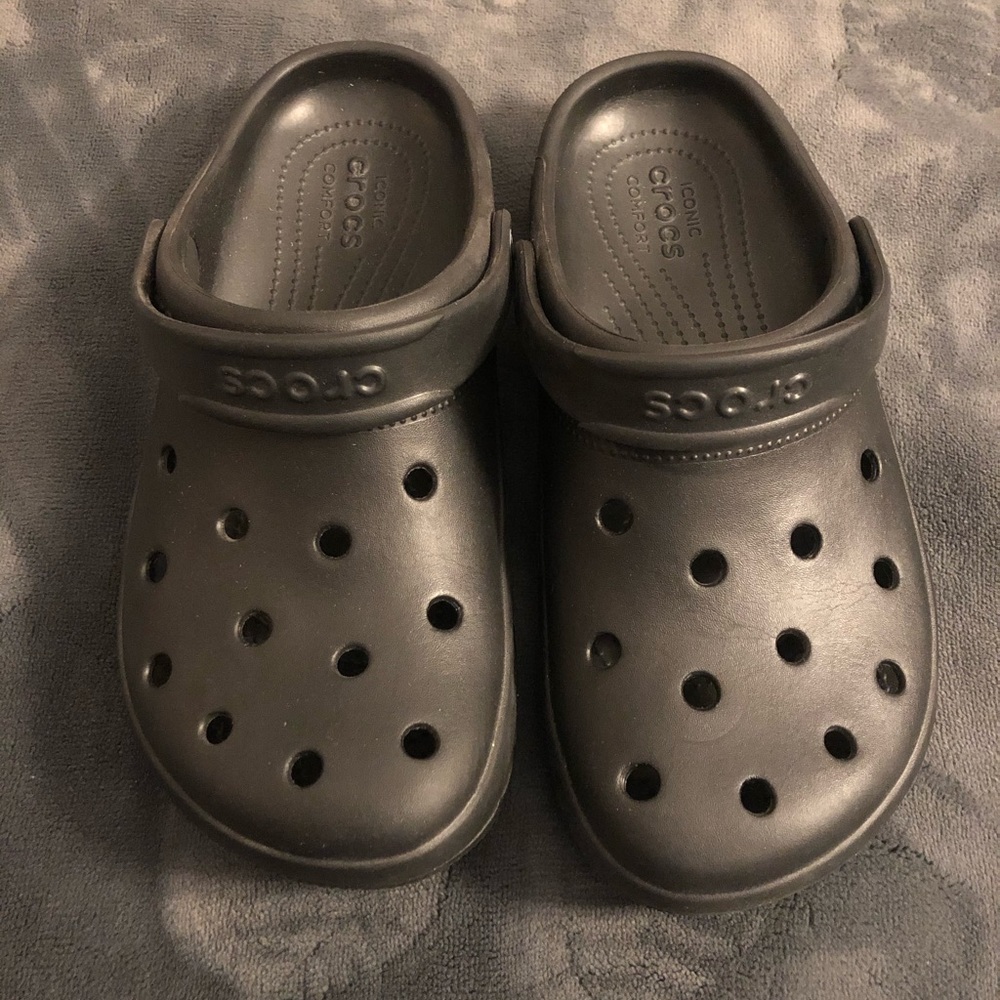 Black Crocs
